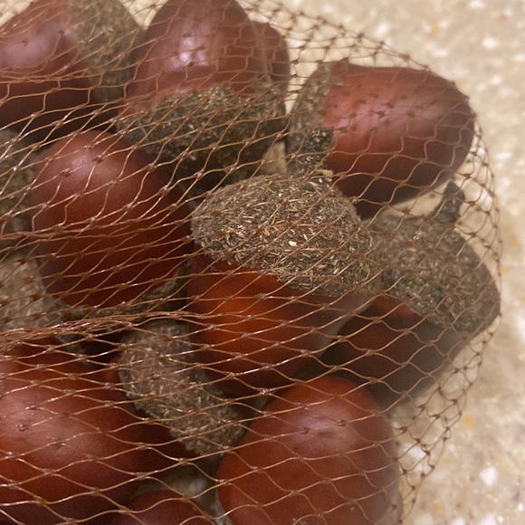 Target Bullseye Acorn vase filler. - Picture 3 of 3